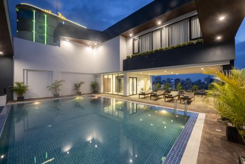 3 Bedroom Apartment for Rent in BKK3 with gym-pool