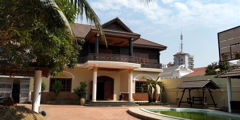 Five Bedrooms Villa in the Residential Area for rent in Toul Kork (1)