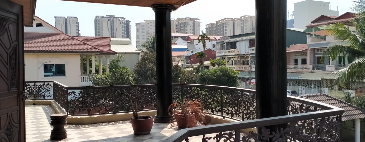 Five Bedrooms Villa in the Residential Area for rent in Toul Kork (13)