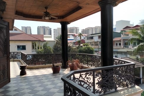 Five Bedrooms Villa in the Residential Area for rent in Toul Kork (13)