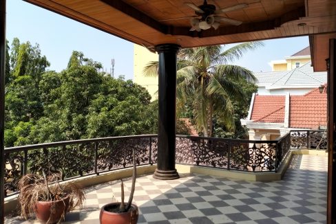 Five Bedrooms Villa in the Residential Area for rent in Toul Kork (14)