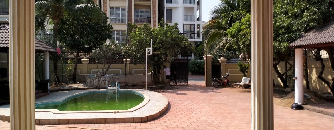 Five Bedrooms Villa in the Residential Area for rent in Toul Kork (16)