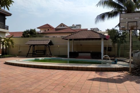 Five Bedrooms Villa in the Residential Area for rent in Toul Kork (3)