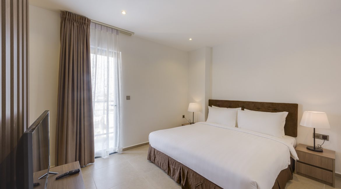 Gym & Swimming pool 3 bedrooms Apartment for Rent in BKK2 (13)