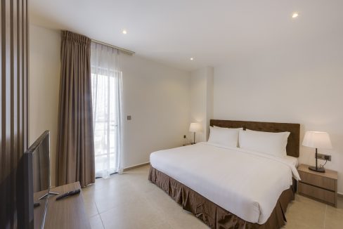 Gym & Swimming pool 3 bedrooms Apartment for Rent in BKK2 (13)