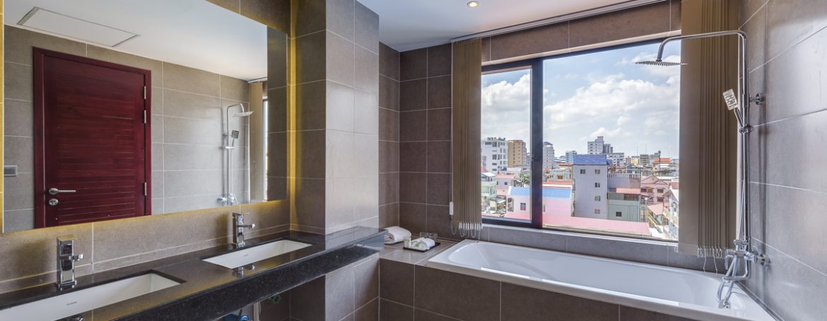 Gym & Swimming pool 3 bedrooms Apartment for Rent in BKK2 (17)