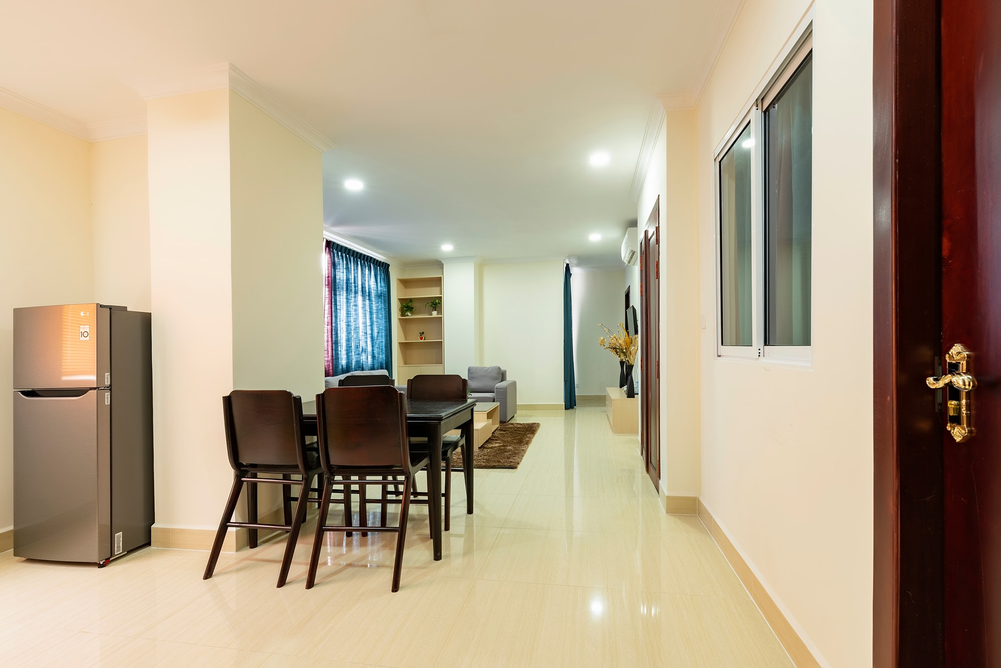 Minimalist Apartment For Rent In Toul Tom Pong for Small Space