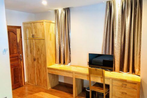 Comfortable 2 Bedrooms Apartment for Rent in Beoung Trabek Area (5)