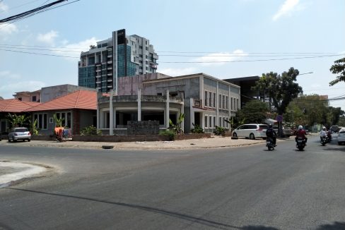 Corner Commercial Building for Rent in Daun Penh