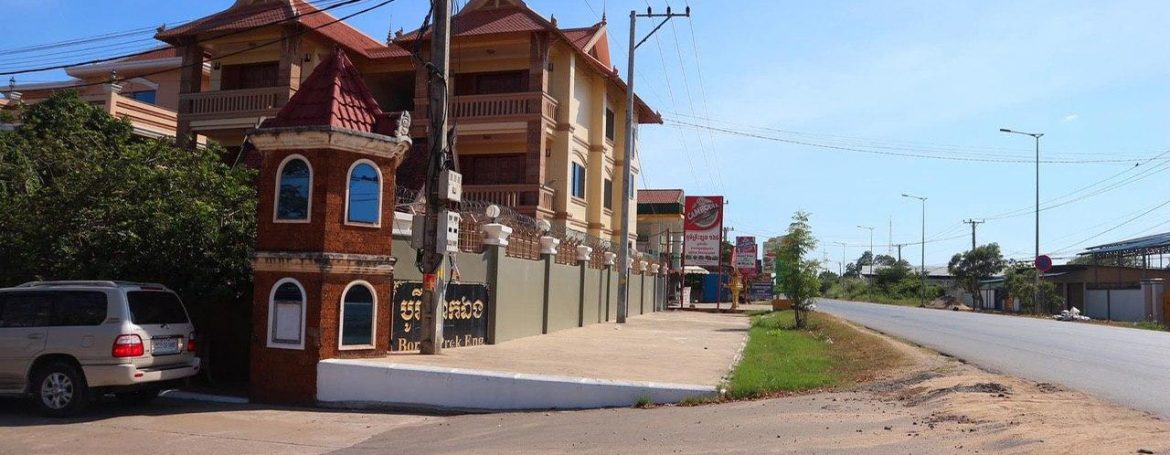 Corner Villa for Sale in Preak Ang (1)
