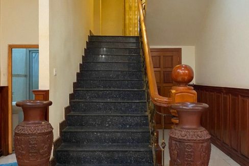 Corner Villa for Sale in Preak Ang (13)