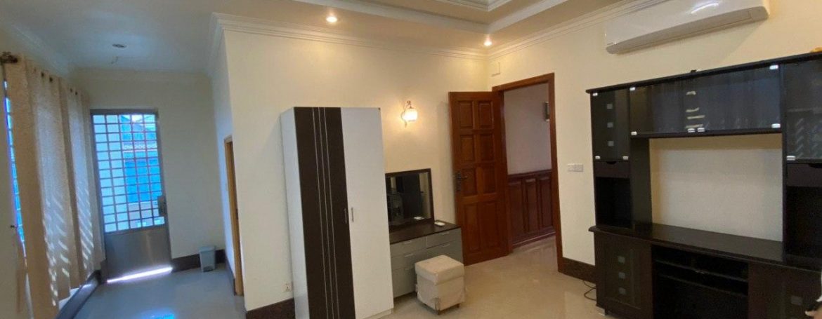 Corner Villa for Sale in Preak Ang (9)