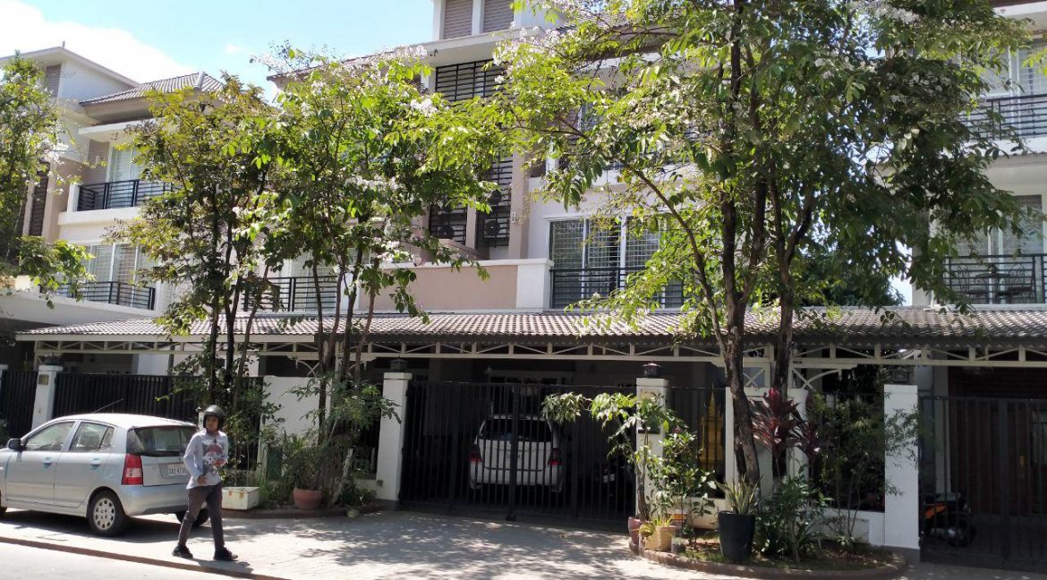 Twin Villa for Sale in Borey Peng Huoth along National Road 1 (2)