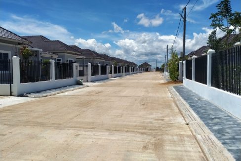 Brand New 3 Bedrooms Villa for Sale in Battambang (4)