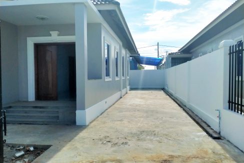 Brand New 3 Bedrooms Villa for Sale in Battambang (5)