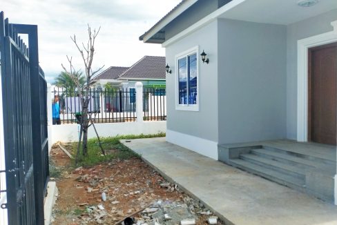 Brand New 3 Bedrooms Villa for Sale in Battambang (6)