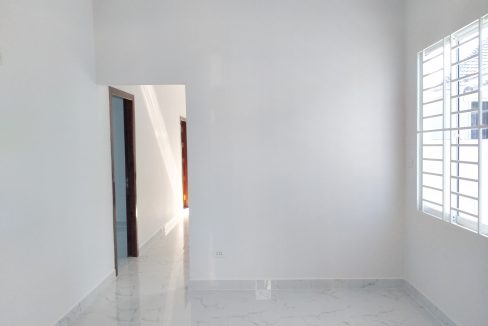Brand New 3 Bedrooms Villa for Sale in Battambang (7)