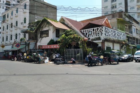 Commercial Corner Villa for Rent in 7 Makara Area