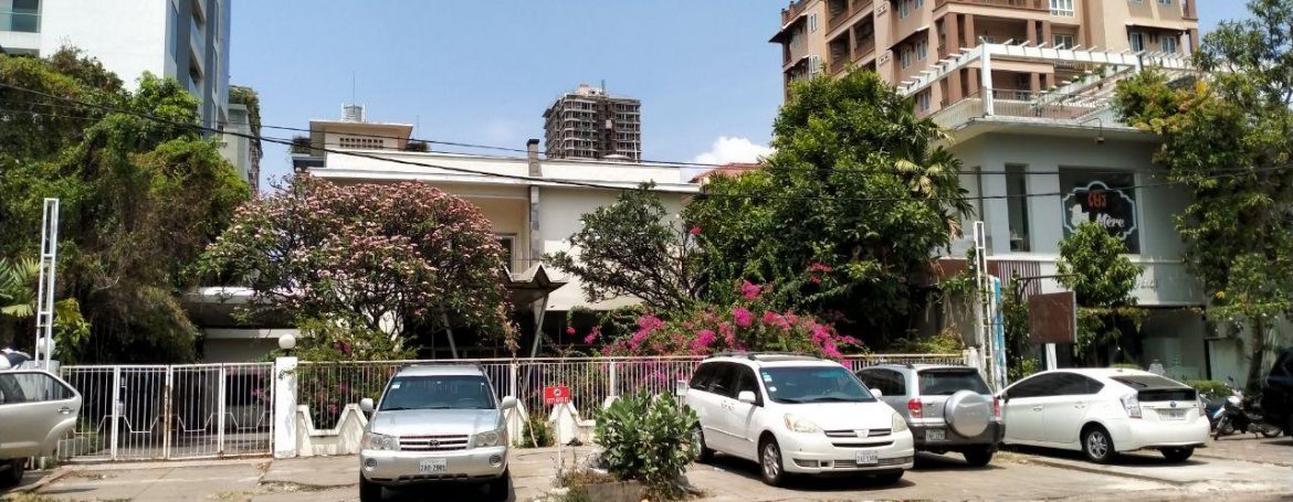 Commercial Villa for Rent in Daun Penh Near Phnom Penh Tower (1)