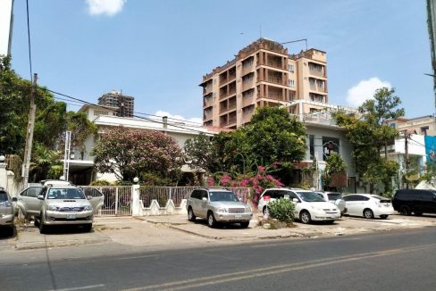 Commercial Villa for Rent in Daun Penh Near Phnom Penh Tower (2)