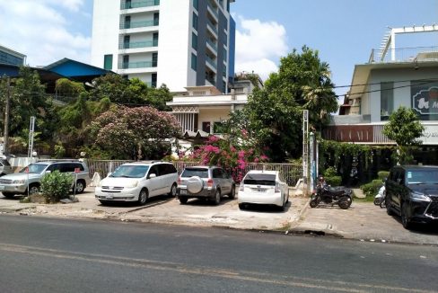 Commercial Villa for Rent in Daun Penh Near Phnom Penh Tower (3)