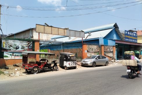 Good Location Land for Rent in Toul Tom Pong Area (1)