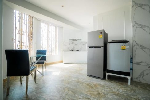 Gym & Pool Two Bedrooms Apartment for Rent in Phsar Daeum Thkov (10)