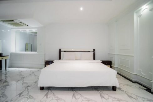 Gym & Pool Two Bedrooms Apartment for Rent in Phsar Daeum Thkov (4)