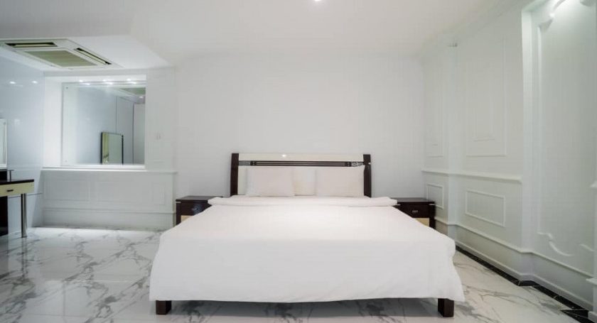 Gym & Pool Two Bedrooms Apartment for Rent in Phsar Daeum Thkov (4)