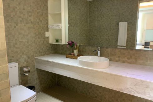 One Bedroom Apartment Located on the Main Road for Rent in BKK1 (10)