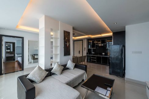 One Bedroom Apartment Located on the Main Road for Rent in BKK1 (3)