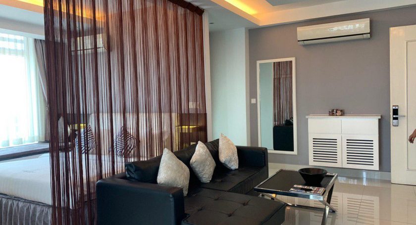 One Bedroom Apartment Located on the Main Road for Rent in BKK1 (6)