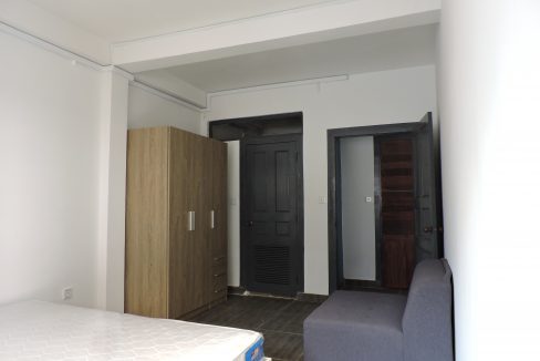 One Bedrooms Apartment for Rent in Daun Penh near Royal Palace (8)