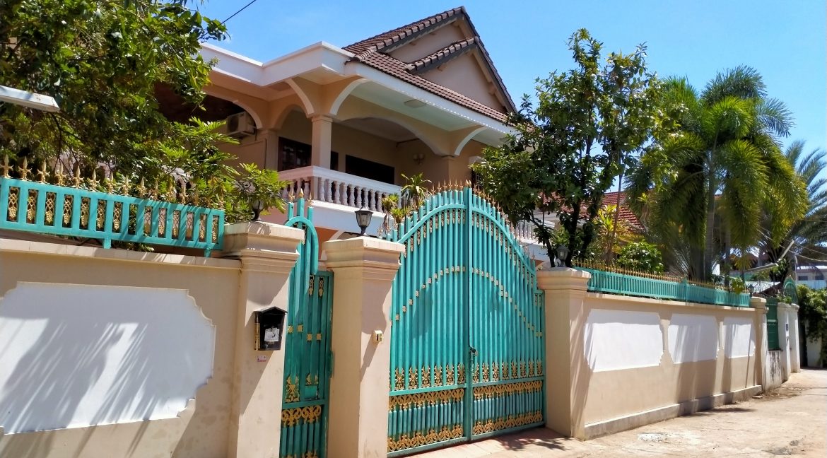 Swimming Pool Villa for Rent in Tonle Bassac (1)