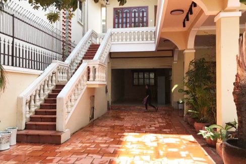 Swimming Pool Villa for Rent in Tonle Bassac (3)