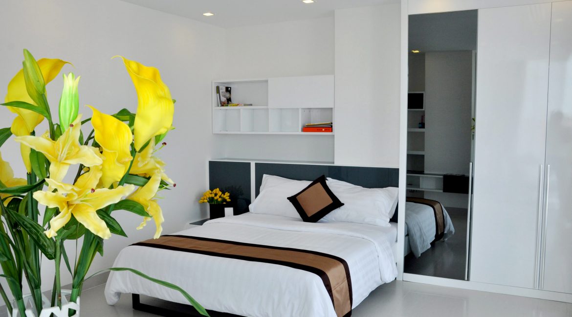 Swimming Pool and Gym Two Bedrooms Apartment for Rent in BKK1 (17)