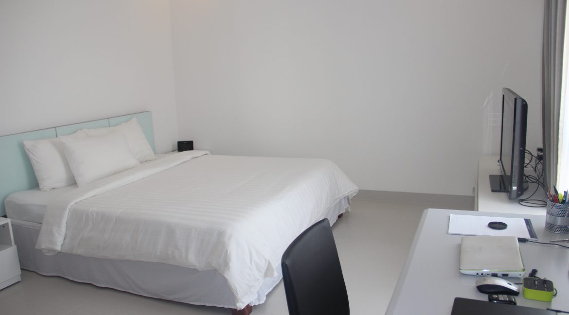 Swimming Pool and Gym Two Bedrooms Apartment for Rent in BKK1 (19)