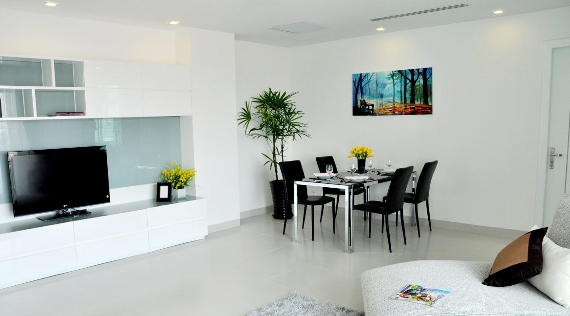 Swimming Pool and Gym Two Bedrooms Apartment for Rent in BKK1 (21)