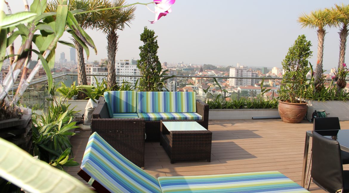 Swimming Pool and Gym Two Bedrooms Apartment for Rent in BKK1 (7)