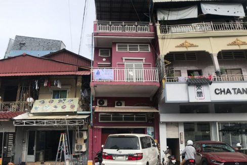 Flat House for Sale in Daun Penh (1)