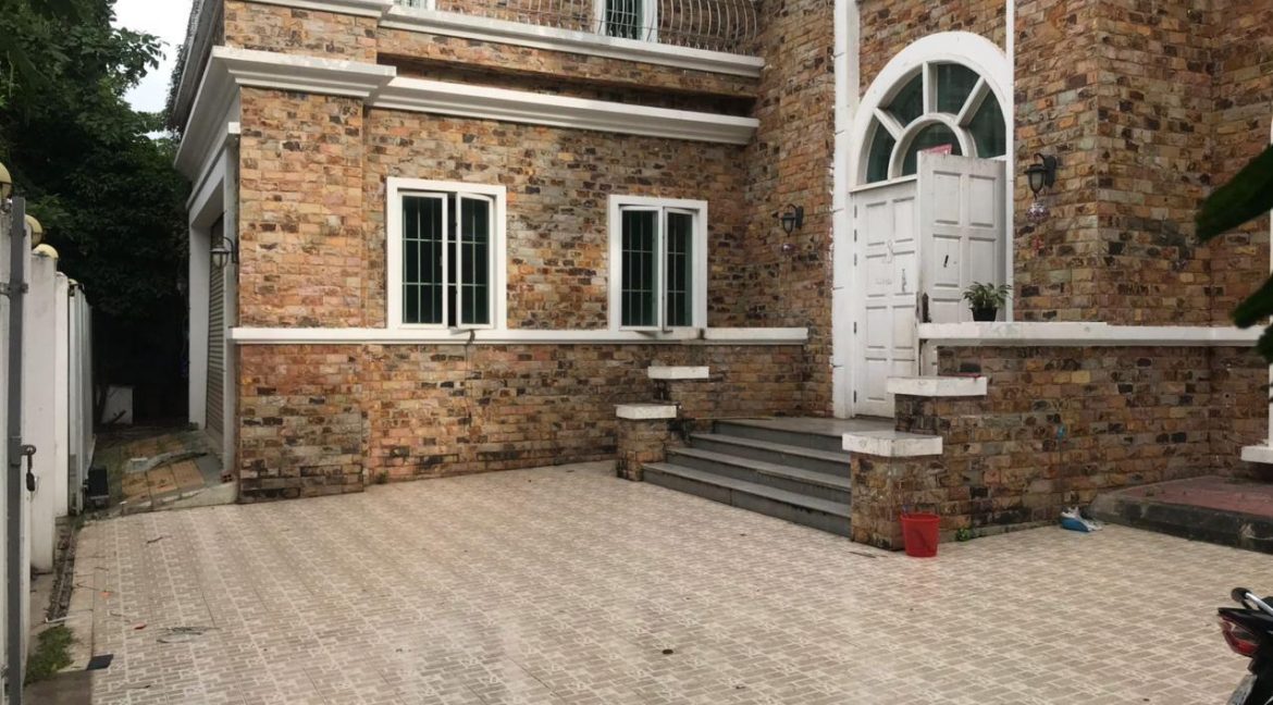 Seven Bedrooms Huge Villa for Rent in Bassac Garden (5)