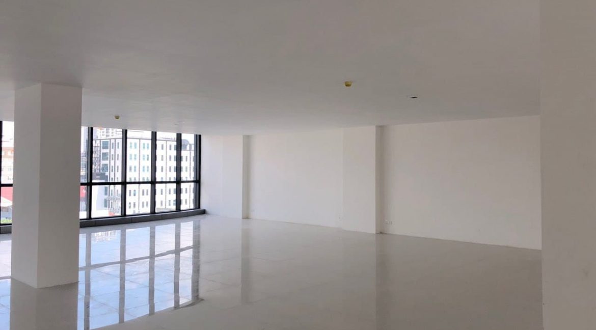 Office Space for Rent in Chamkarmon (1)