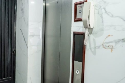 A Huge Whole Building for rent in Boeung Salang Area (4)