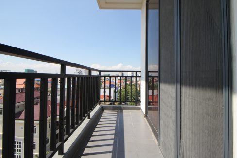 One Bedroom Apartment with Swimming Pool and Gym in TK (9)