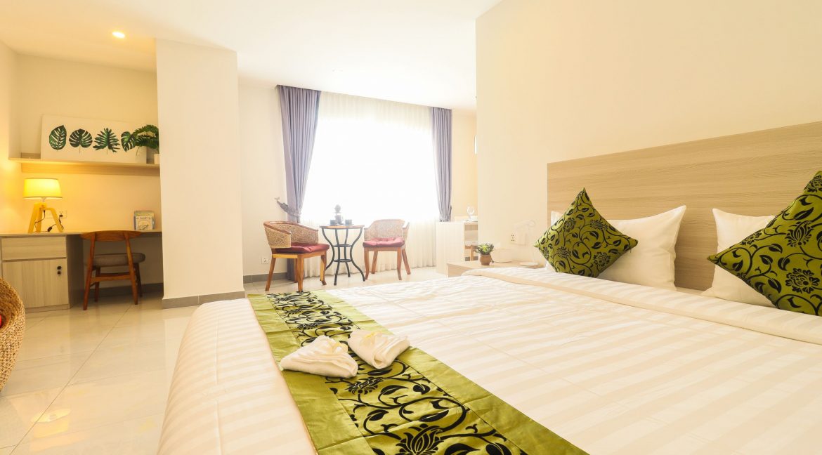Spacious One-Bedroom Apartment for rent in the heart of Phnom Penh City (3)