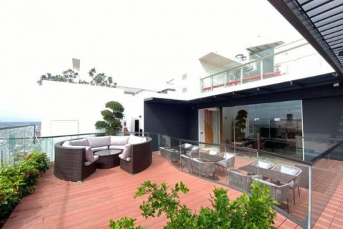 Swimming Pool Gym Apartment for Rent in Toul Svay Prey (4)