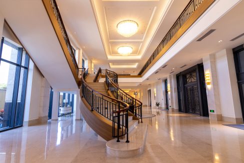 The magnificent villa in the sky for rent near Olympia Stadium (13)
