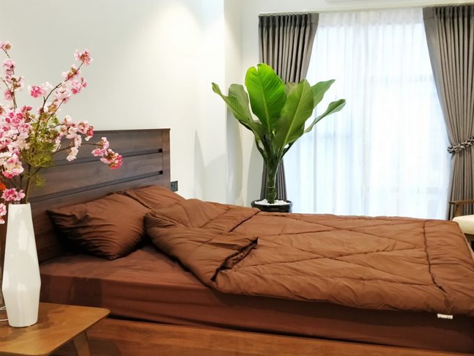 A Beautiful One Bedroom Corner Unit Apartment for rent on the road Mong Reththy (1)