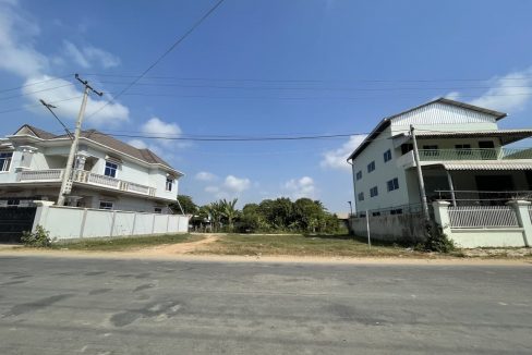 1.Good Land for Sale along Main Road 7NGKandal Province