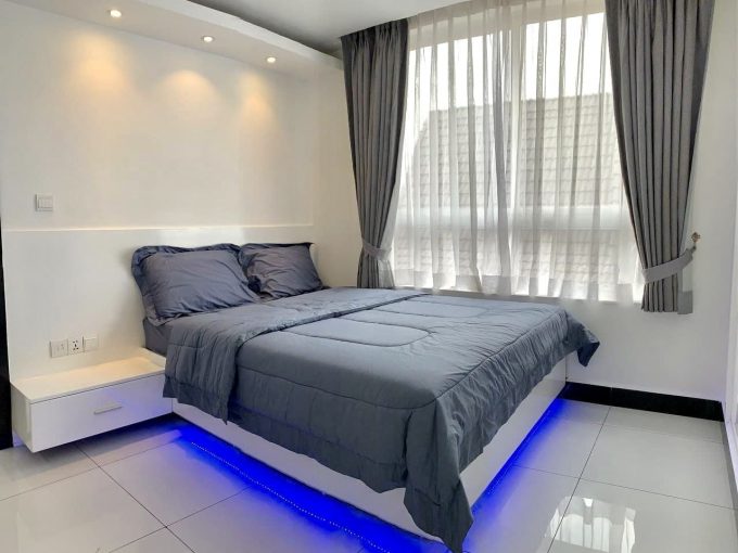 2 Bedrooms Service Apartment with fully furnished free access to gym, steam, sauna and pool in BKK3 (1)